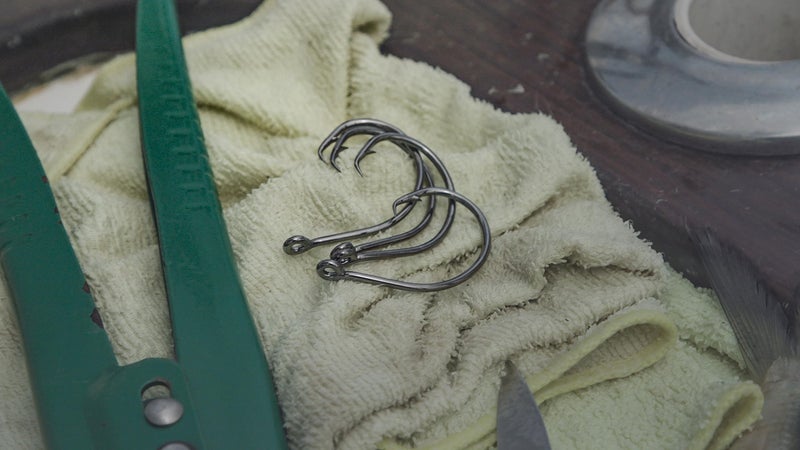 Mustad Demon Offset Circle, 1X Strong - Black Nickel-1/0 - Image 3